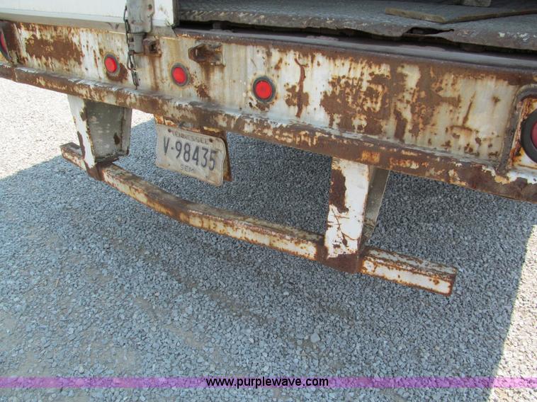 image for item C2368 1989 Theurer dry van trailer