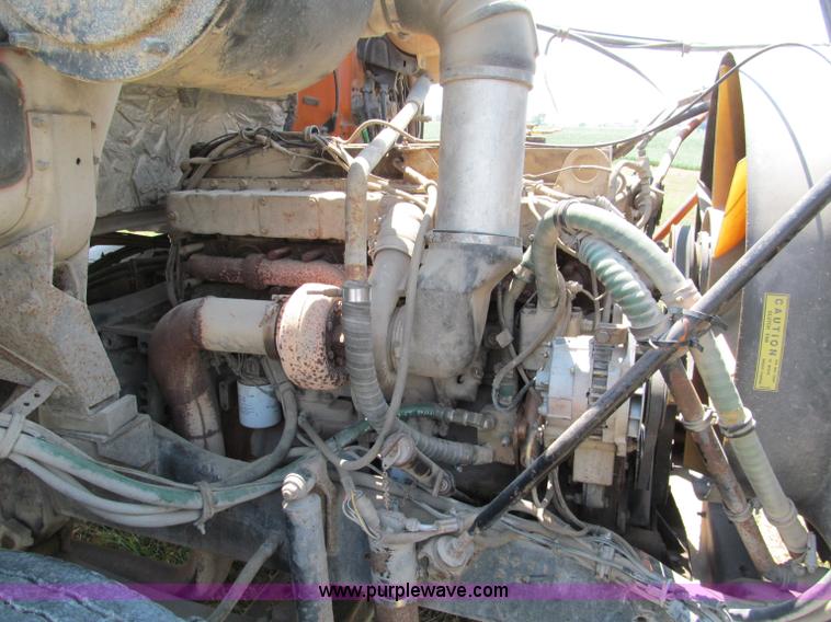 image for item C2433 1989 Volvo White GMC WCA semi truck