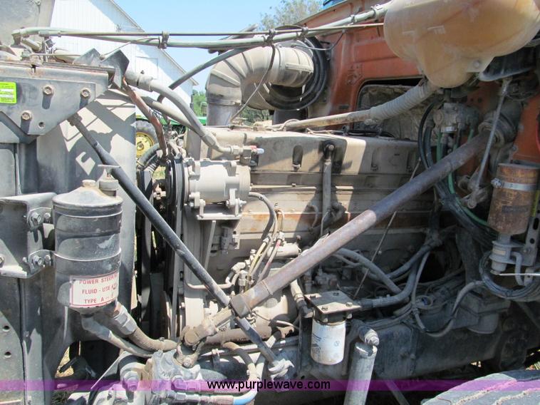 image for item C2433 1989 Volvo White GMC WCA semi truck