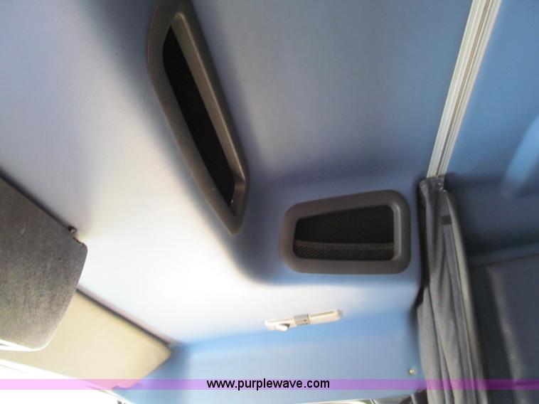 image for item C2435 1999 Volvo VN semi truck