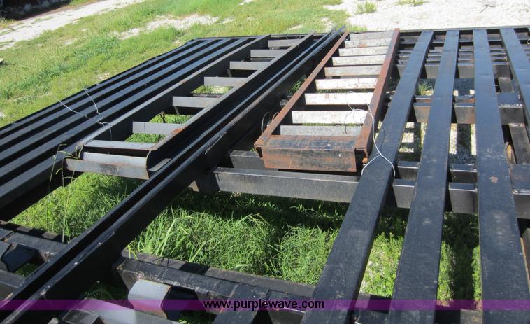 image for item D2021 2000 Childer 54' car hauler trailer