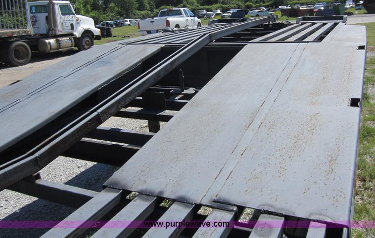 image for item D2021 2000 Childer 54' car hauler trailer