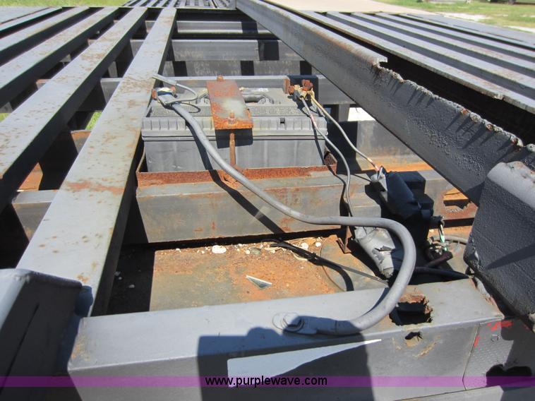 image for item D2021 2000 Childer 54' car hauler trailer