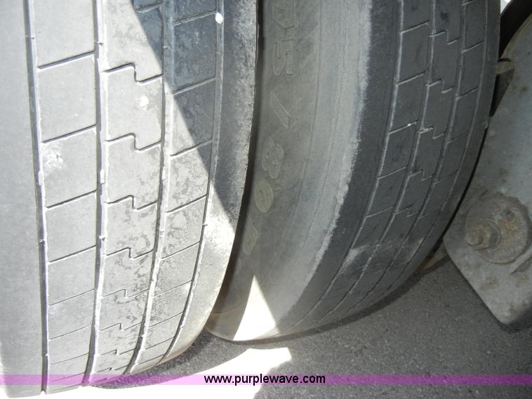 image for item D4146 2005 Great Dane 53' reefer trailer