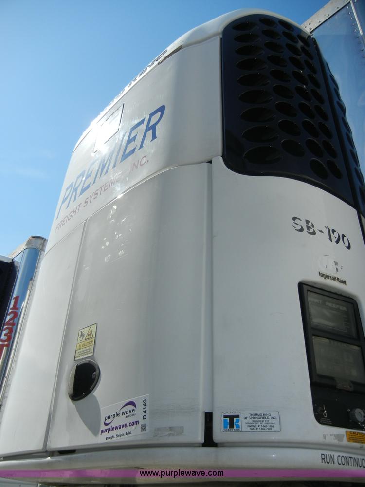 image for item D4149 2004 Utility 53' reefer trailer