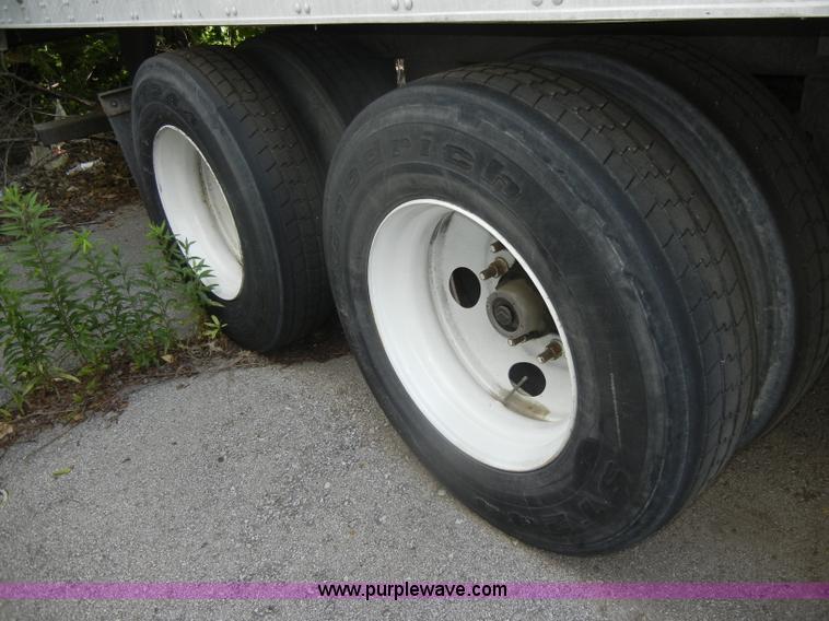 image for item D4149 2004 Utility 53' reefer trailer