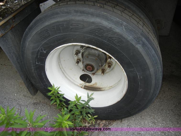 image for item D4149 2004 Utility 53' reefer trailer