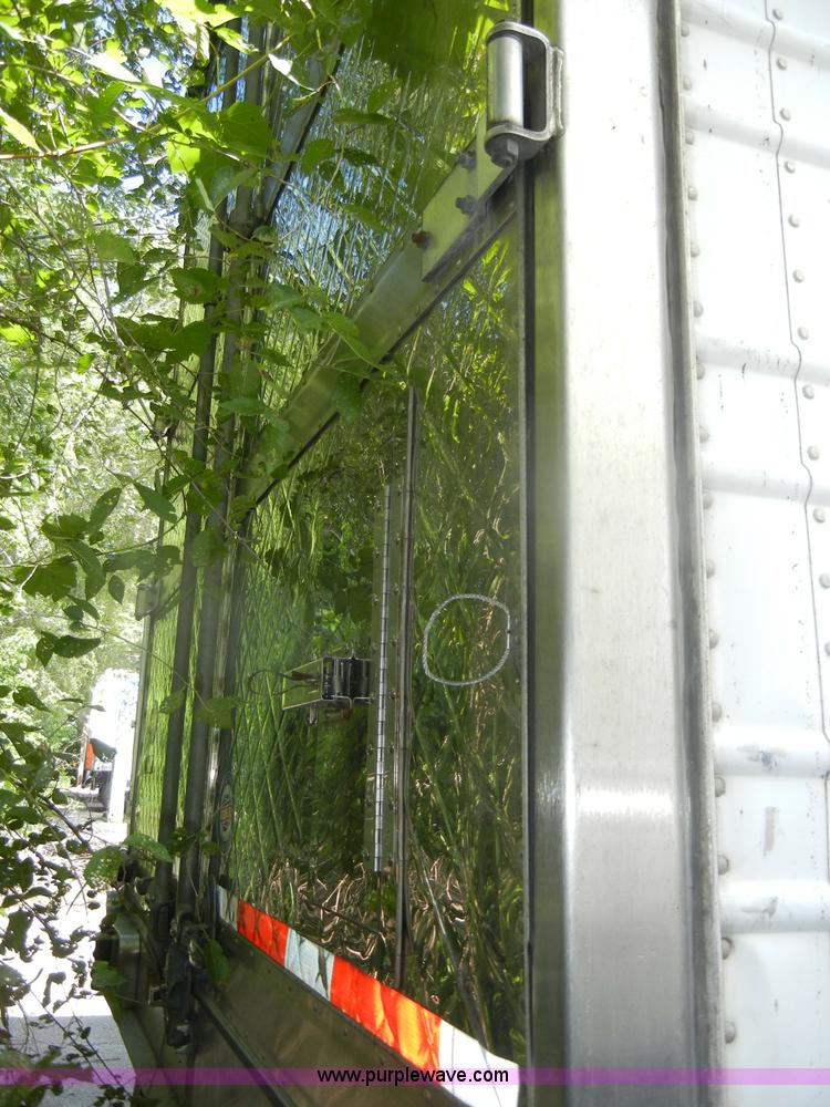 image for item D4149 2004 Utility 53' reefer trailer