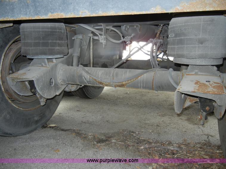 image for item D4149 2004 Utility 53' reefer trailer