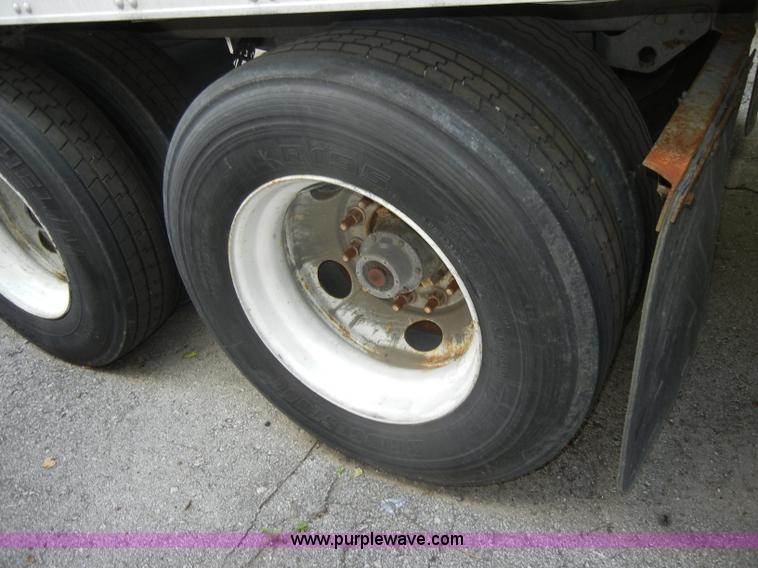 image for item D4149 2004 Utility 53' reefer trailer