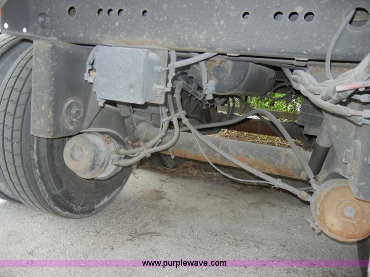 image for item D4149 2004 Utility 53' reefer trailer