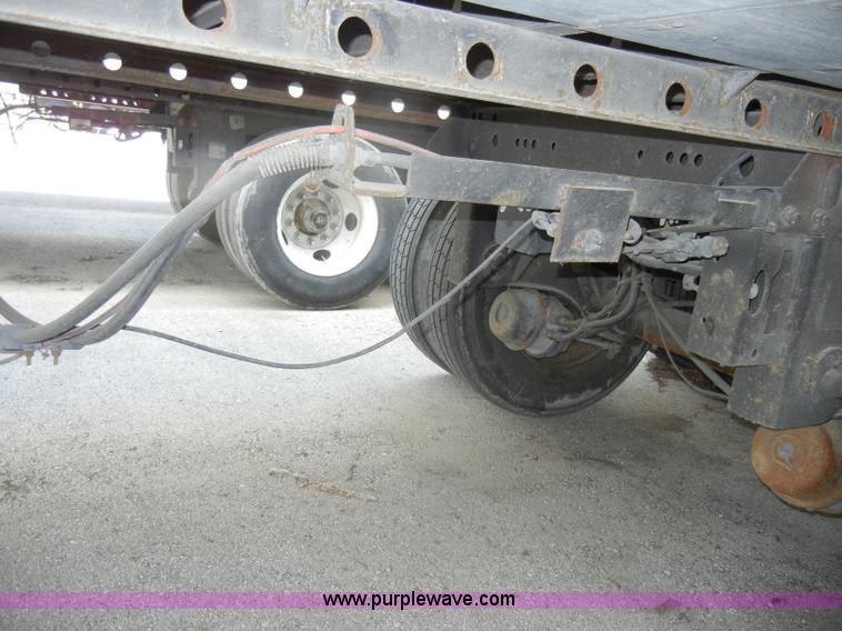 image for item D4149 2004 Utility 53' reefer trailer