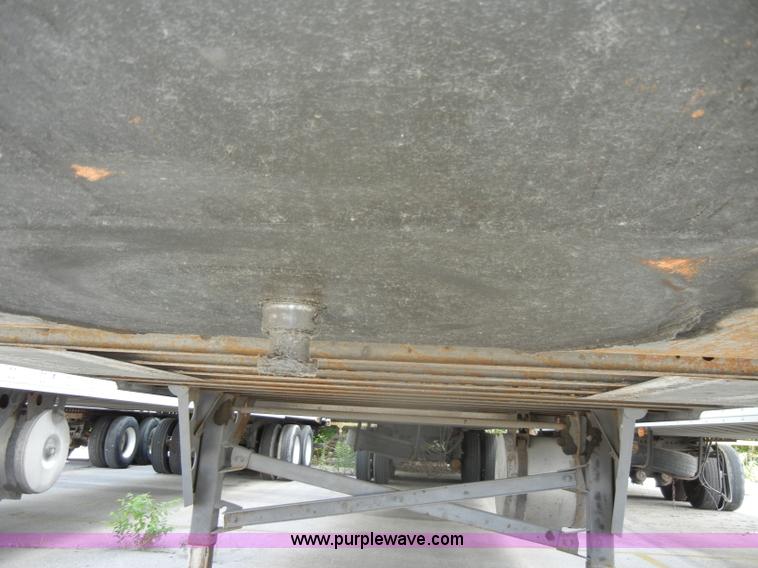 image for item D4149 2004 Utility 53' reefer trailer