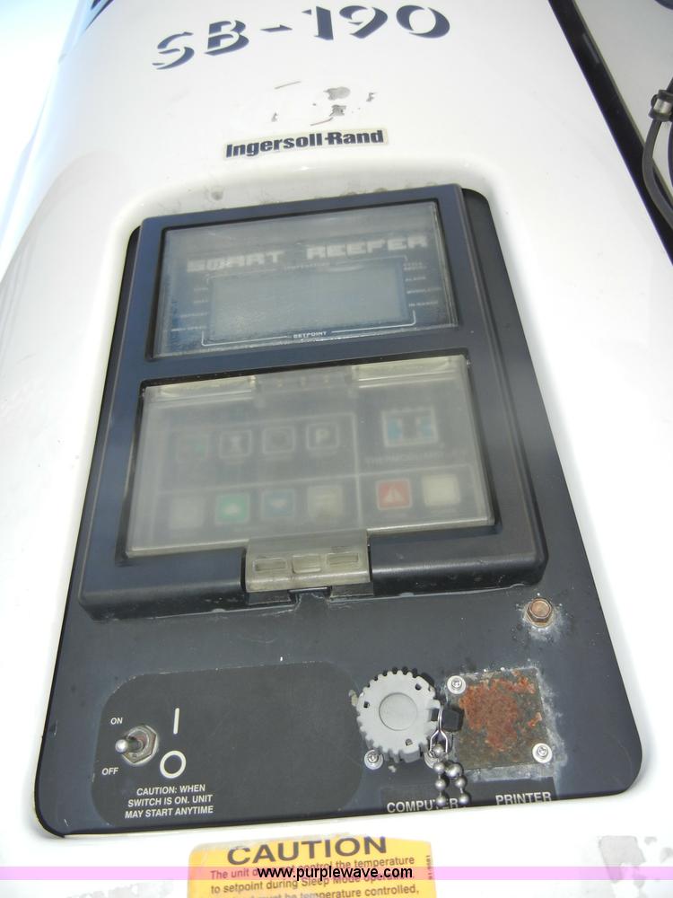 image for item D4149 2004 Utility 53' reefer trailer