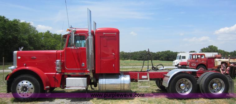 image for item D5574 1974 Peterbilt 359 semi truck