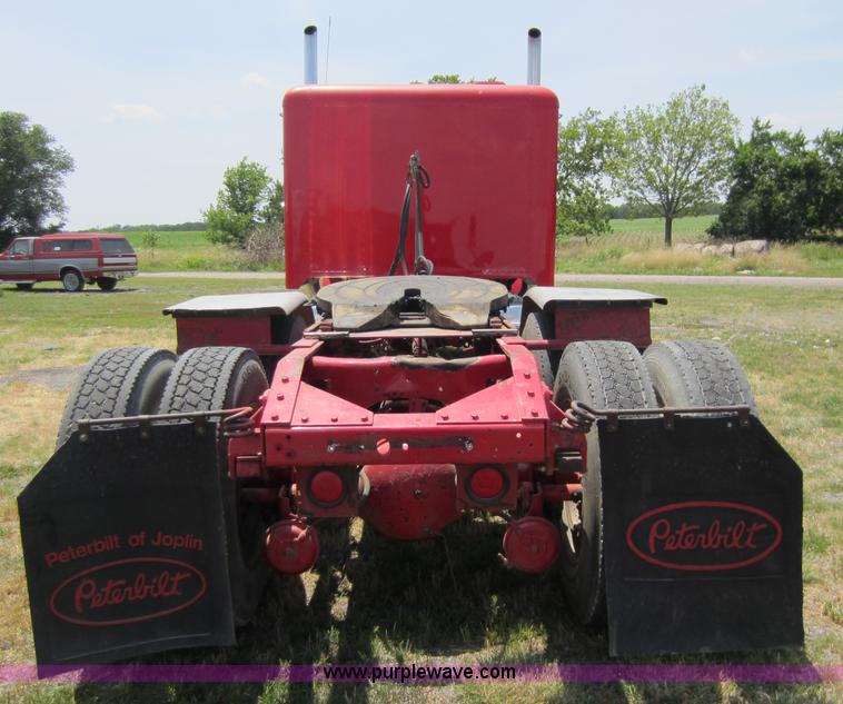 image for item D5574 1974 Peterbilt 359 semi truck