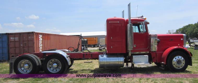image for item D5574 1974 Peterbilt 359 semi truck