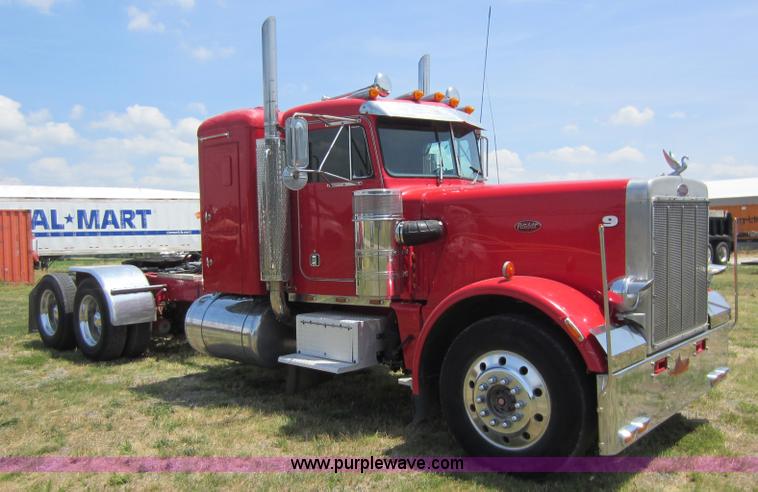 image for item D5574 1974 Peterbilt 359 semi truck