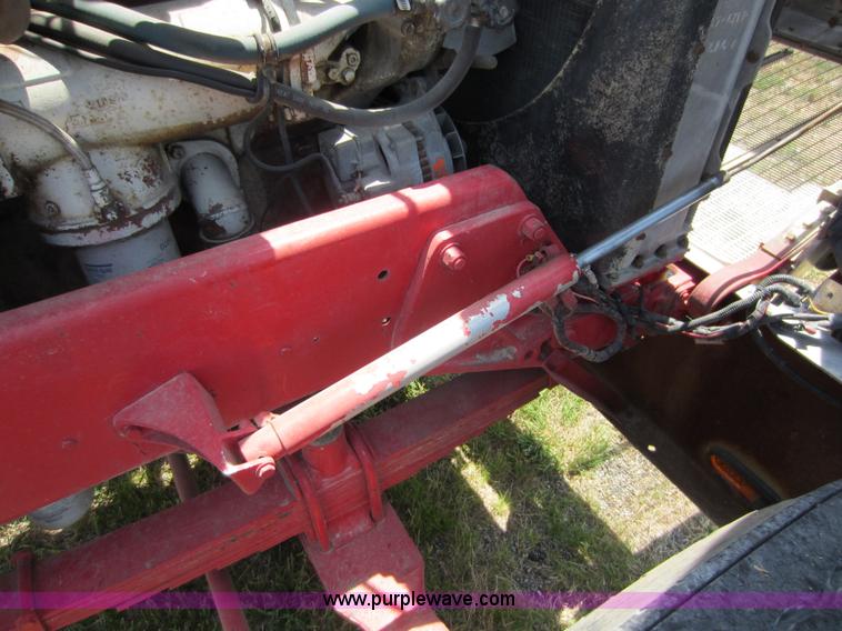 image for item D5574 1974 Peterbilt 359 semi truck