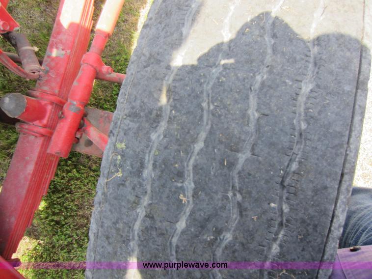 image for item D5574 1974 Peterbilt 359 semi truck