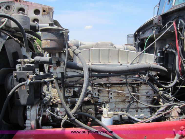 image for item D5574 1974 Peterbilt 359 semi truck