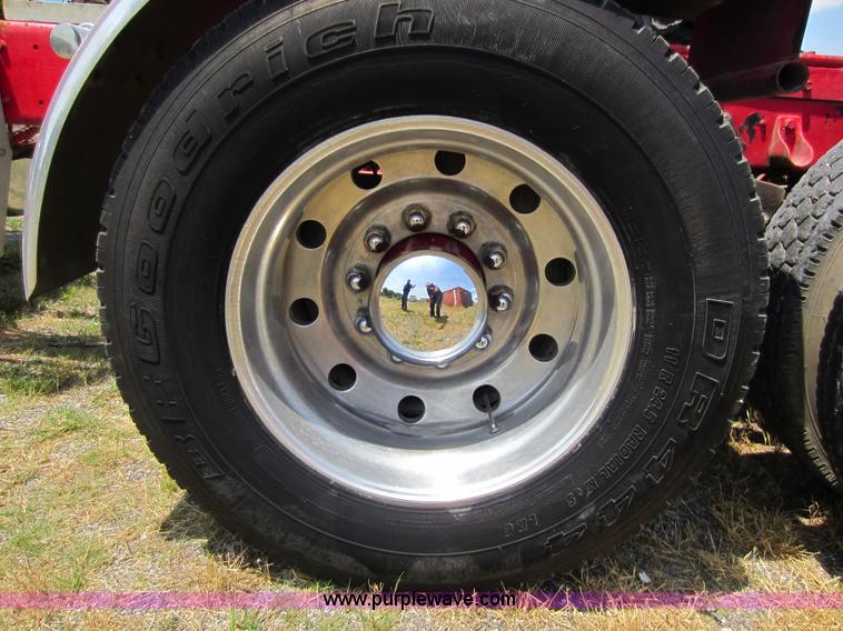 image for item D5574 1974 Peterbilt 359 semi truck