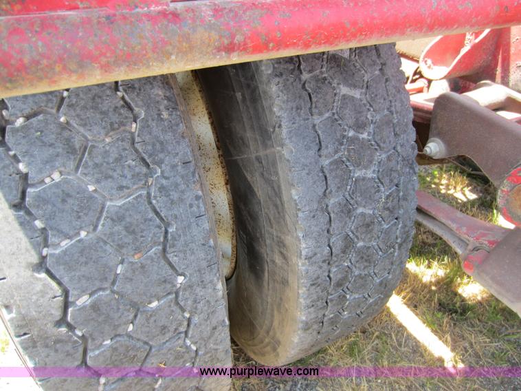 image for item D5574 1974 Peterbilt 359 semi truck