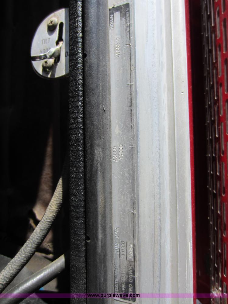 image for item D5574 1974 Peterbilt 359 semi truck