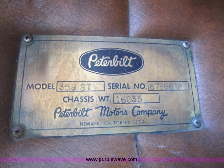 image for item D5574 1974 Peterbilt 359 semi truck