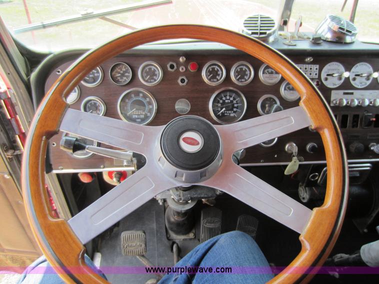 image for item D5574 1974 Peterbilt 359 semi truck