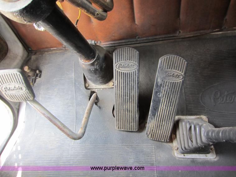 image for item D5574 1974 Peterbilt 359 semi truck