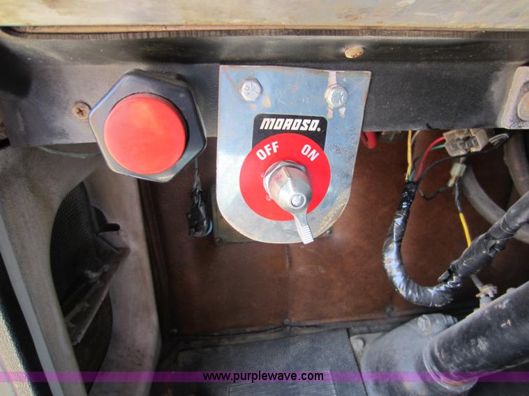 image for item D5574 1974 Peterbilt 359 semi truck