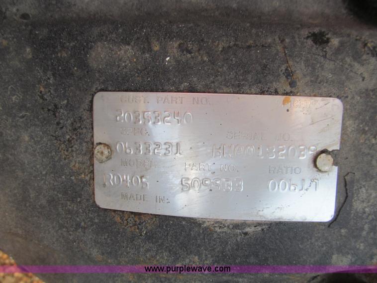 image for item F4524 2000 Volvo WXR semi truck cab and chassis