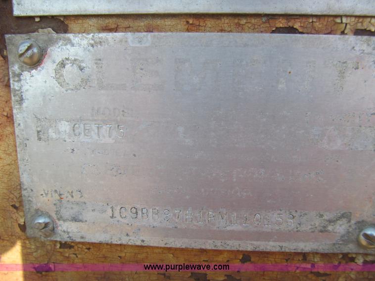 image for item F4525 1993 Clement Refuse Blade 40' tandem axle trailer