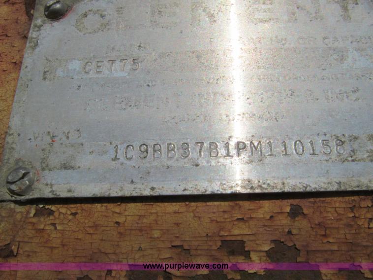 image for item F4525 1993 Clement Refuse Blade 40' tandem axle trailer