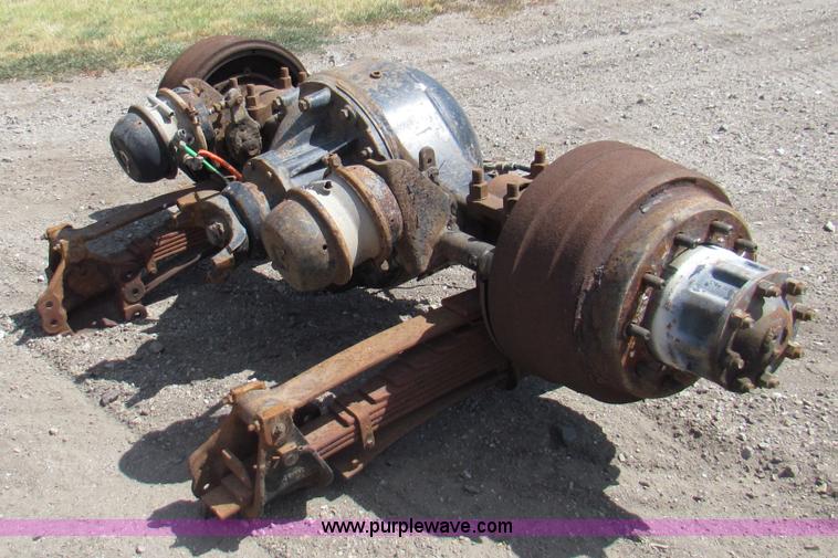 image for item N9090 Rear end removed from 1992 Ford L9000 semi truck