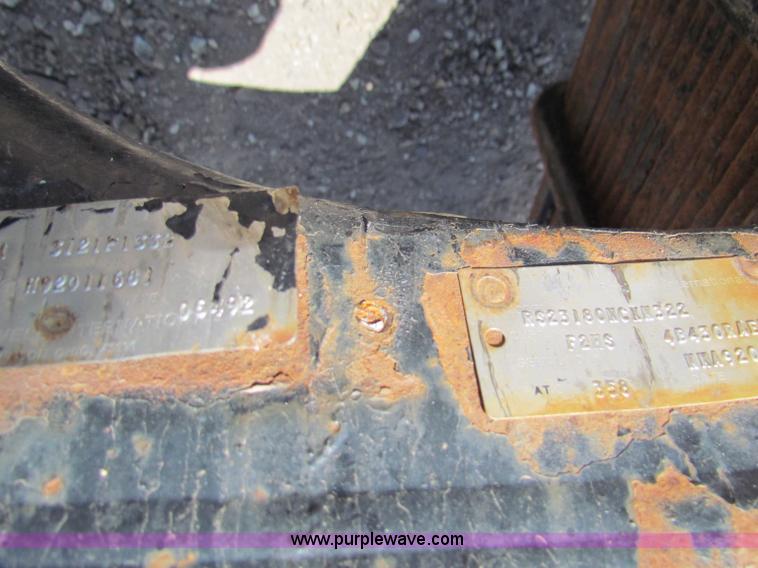 image for item N9090 Rear end removed from 1992 Ford L9000 semi truck