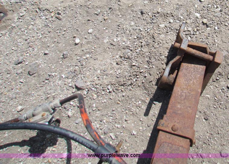 image for item N9090 Rear end removed from 1992 Ford L9000 semi truck