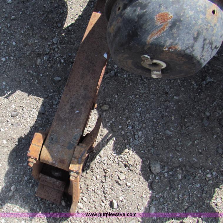 image for item N9090 Rear end removed from 1992 Ford L9000 semi truck