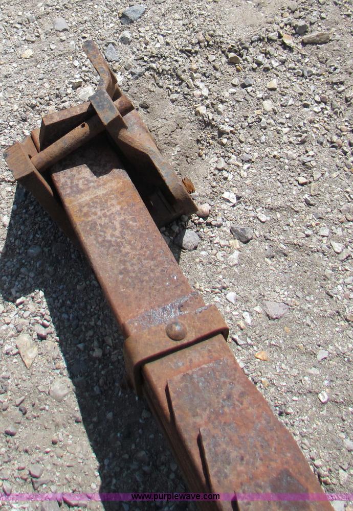 image for item N9090 Rear end removed from 1992 Ford L9000 semi truck