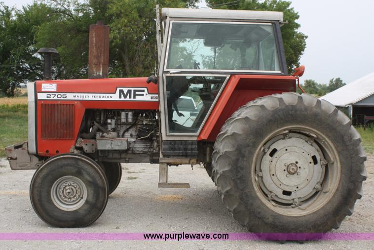 image for item B6928 1981 Massey-Ferguson 2705 tractor