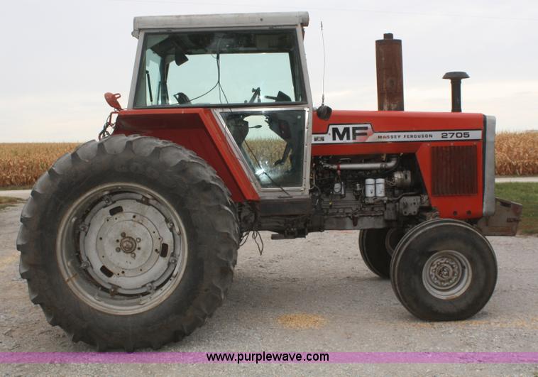 image for item B6928 1981 Massey-Ferguson 2705 tractor
