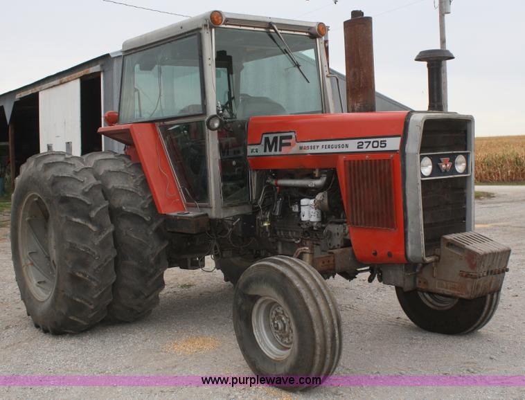 image for item B6928 1981 Massey-Ferguson 2705 tractor