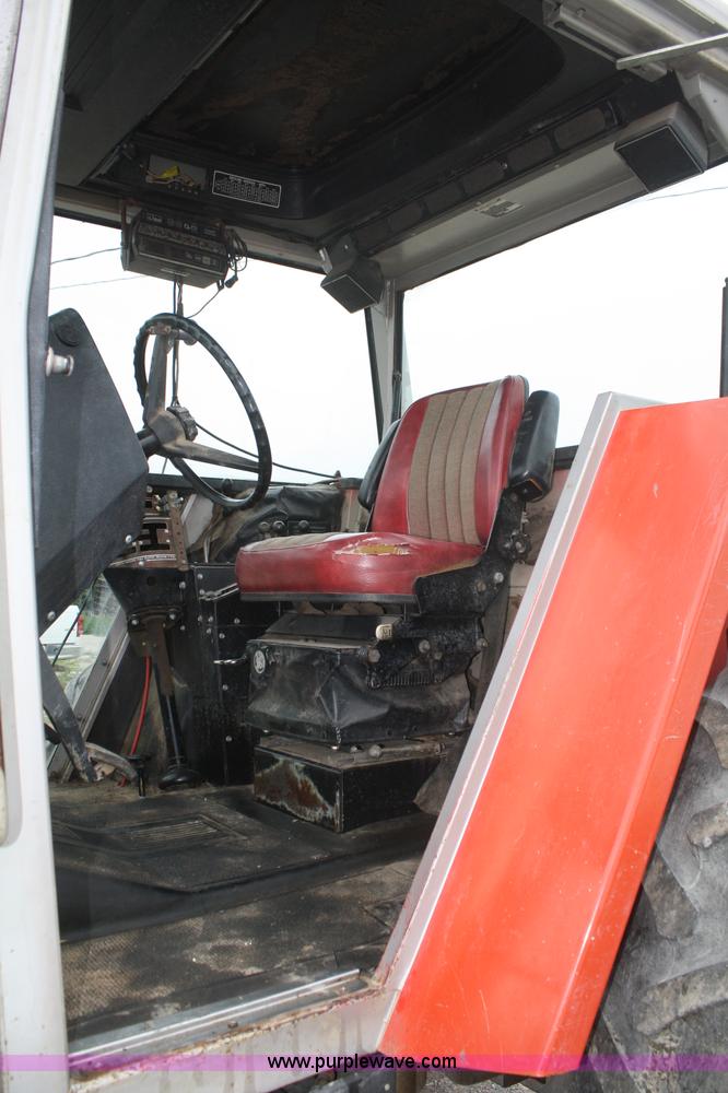 image for item B6928 1981 Massey-Ferguson 2705 tractor