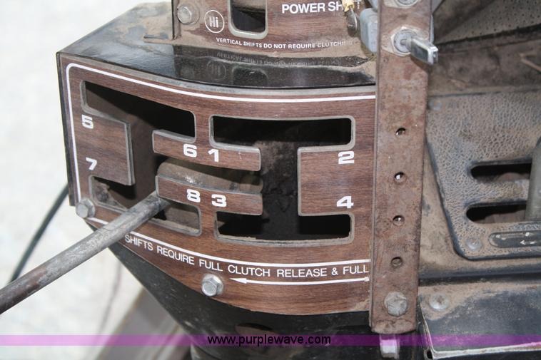 image for item B6928 1981 Massey-Ferguson 2705 tractor