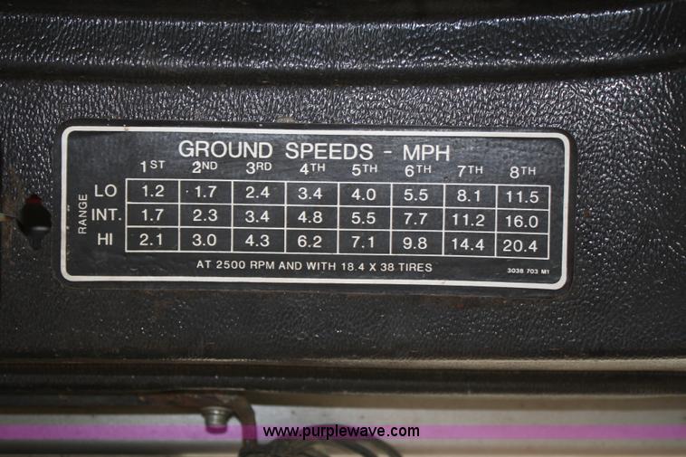 image for item B6928 1981 Massey-Ferguson 2705 tractor