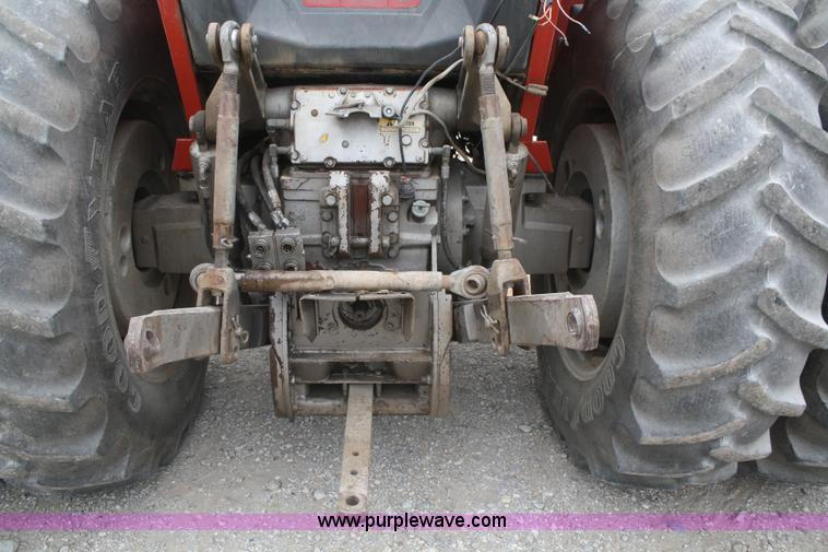 image for item B6928 1981 Massey-Ferguson 2705 tractor