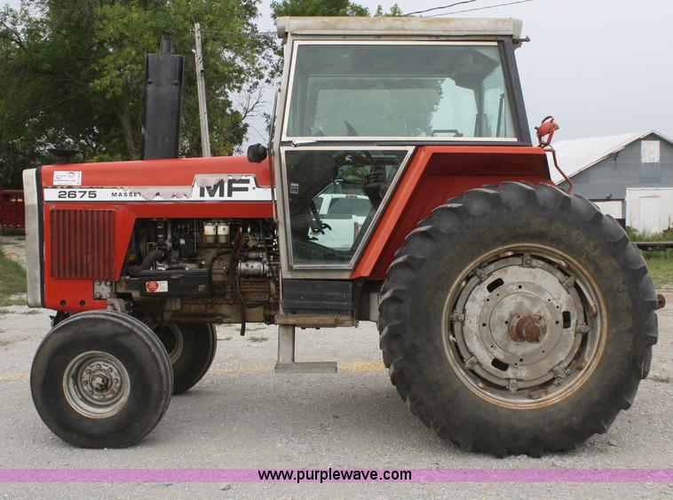 image for item B6930 1978 Massey-Ferguson 2675 tractor