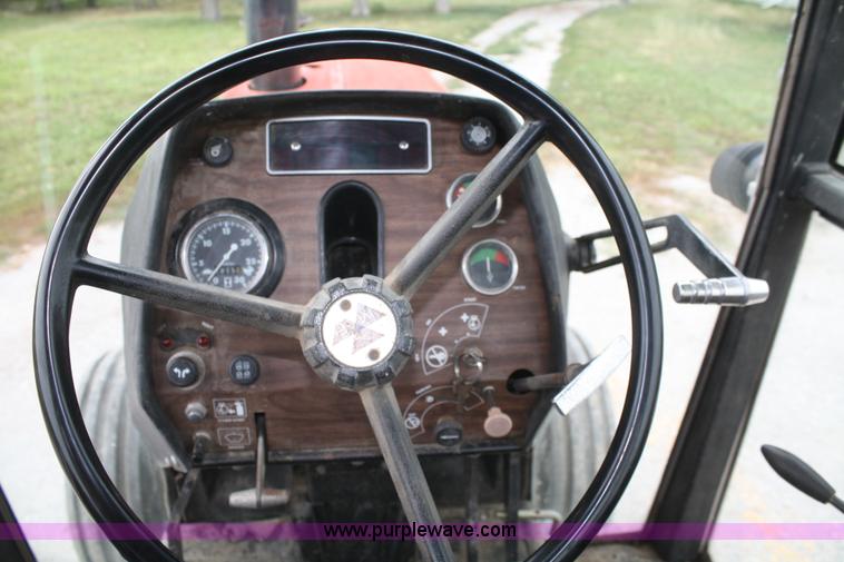 image for item B6930 1978 Massey-Ferguson 2675 tractor