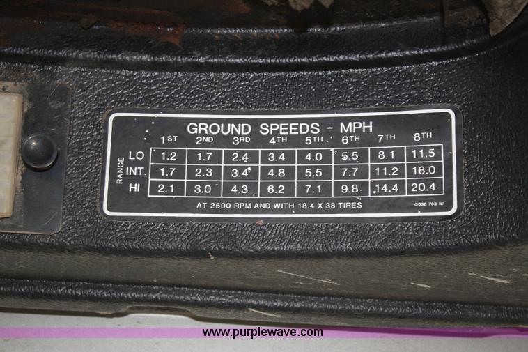 image for item B6930 1978 Massey-Ferguson 2675 tractor